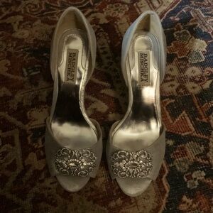 Badgley Mischa woman’s wedding or formal heel, beautiful condition. Size 6